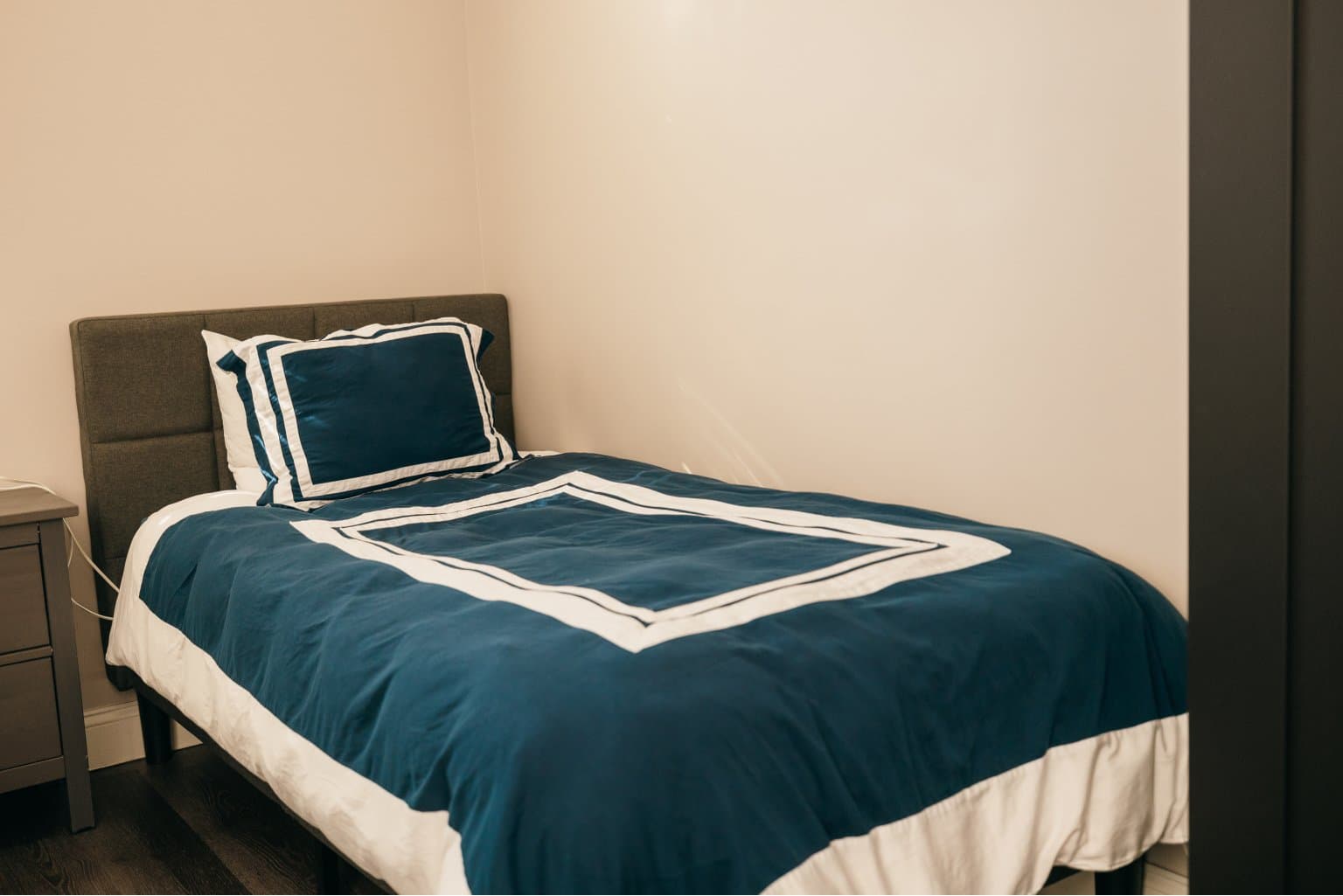 Home At The Ohel - Beds — photo 1